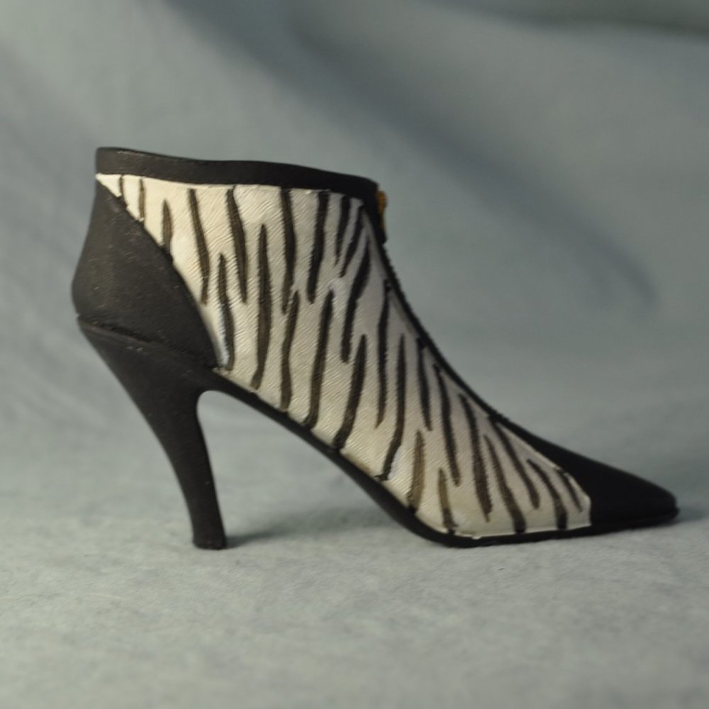 3 for $24 - vintage My Treasure fancy shoe figurine black white zebra (W1006)